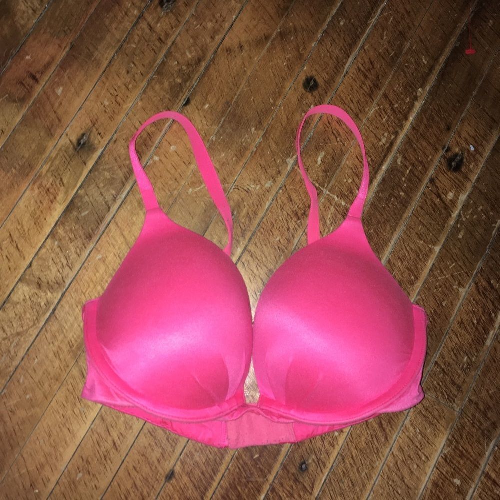 Victoria’s Secret 32DD plunge barbiecore hot pink bra